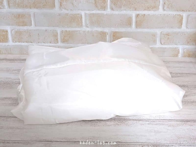 アイリスオーヤマの布団乾燥機カラリエ ツインノズル（KFK-401）は専用のダニ対策袋が付属