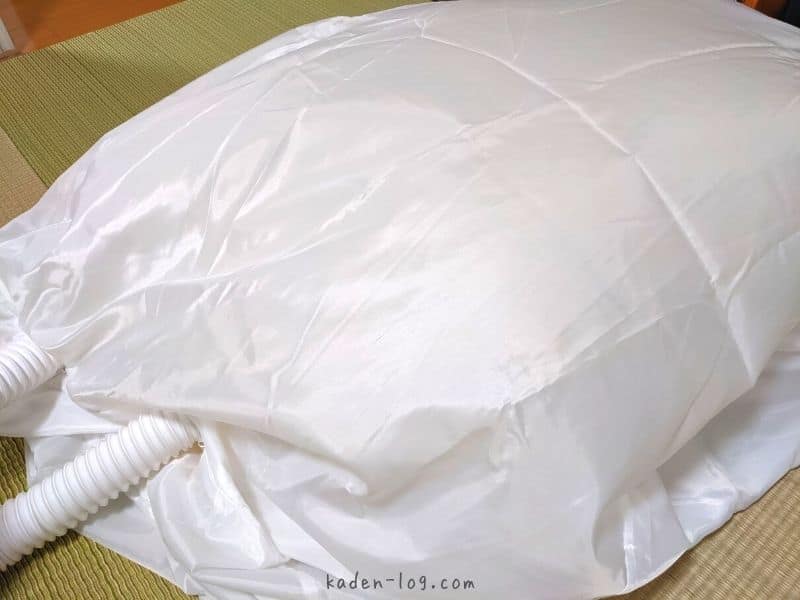 アイリスオーヤマの布団乾燥機カラリエ（FK-D1）はダニ対策袋が付属していない