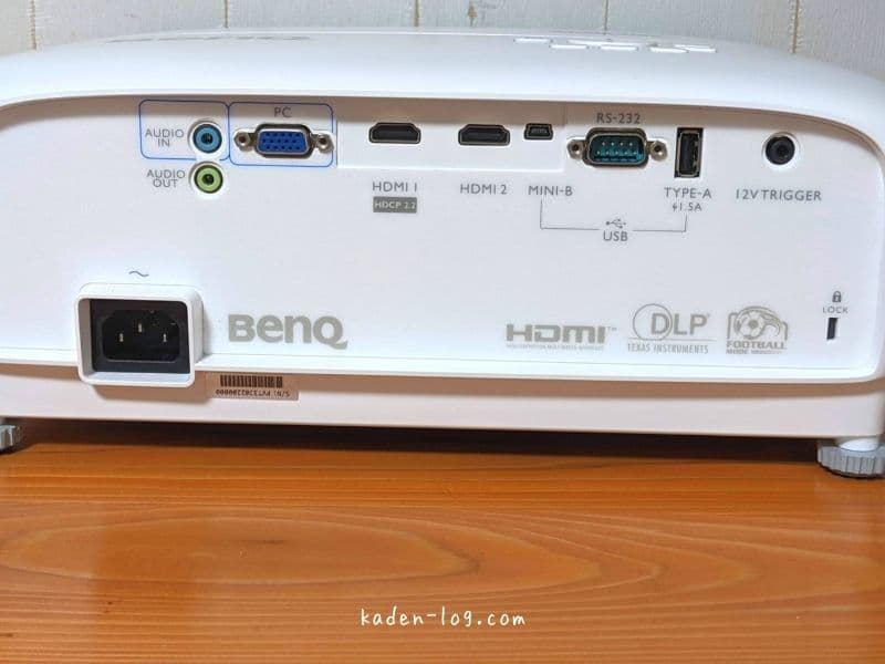 プロジェクターBenQ TK800はHDMI、USBなど様々な接続ポートを搭載