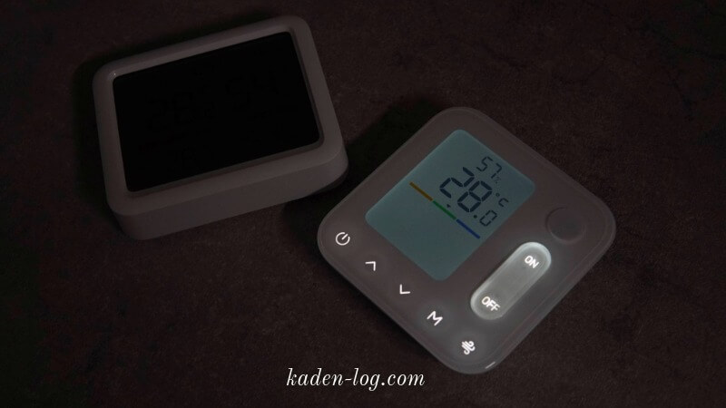 温湿度管理パネル(右)は、LEDバックライト付きで暗い環境でも視認性が良い